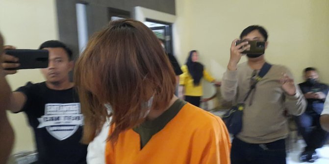 Fakta Baru Wanita Pemeran Kebaya Merah